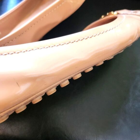 Louis Vuitton Nude Patent Leather Flats - Picture 5 of 13